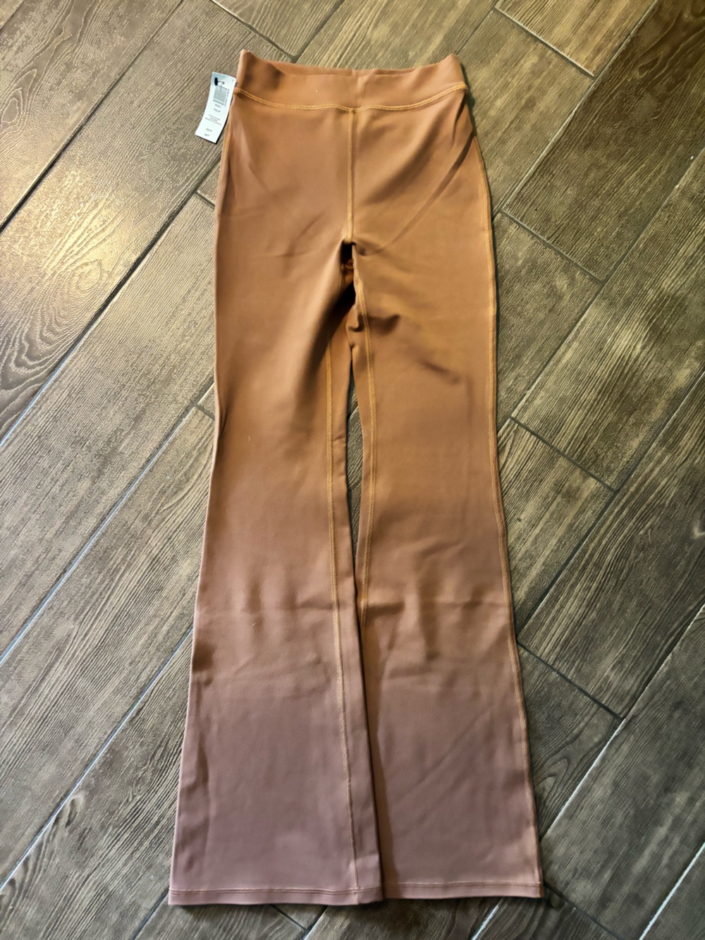 NWT Aritzia Wilfred Tulip Bootcut Leggings XS